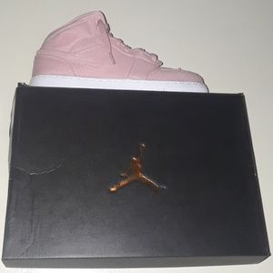 Jordan 1 mid  pink